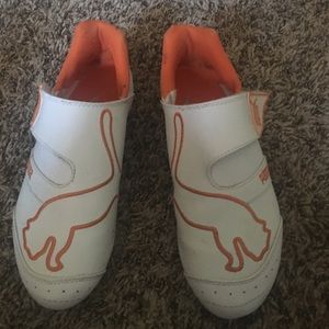 Size 7 pumas